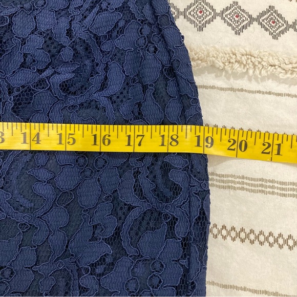 David’s Bridal navy lace gown size 4 - Picture 11 of 15